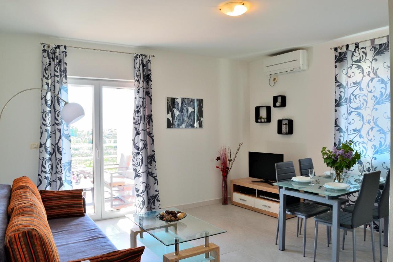 Apartment Domus Lauri Umag Buitenkant foto